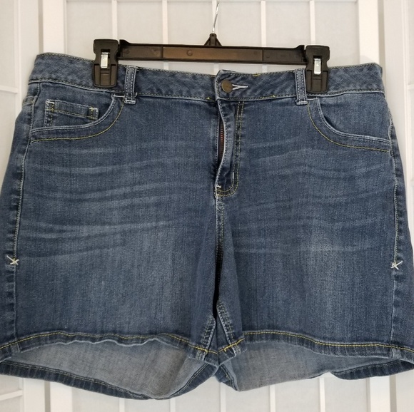 Lane Bryant Pants - Lane Bryant Jean Short - Size 16